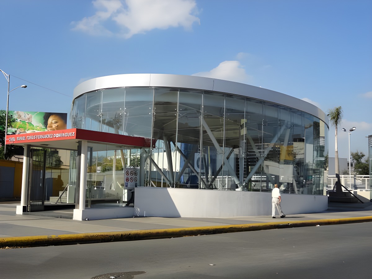 Estación Coronel Rafael Tomás Fernández Domínguez