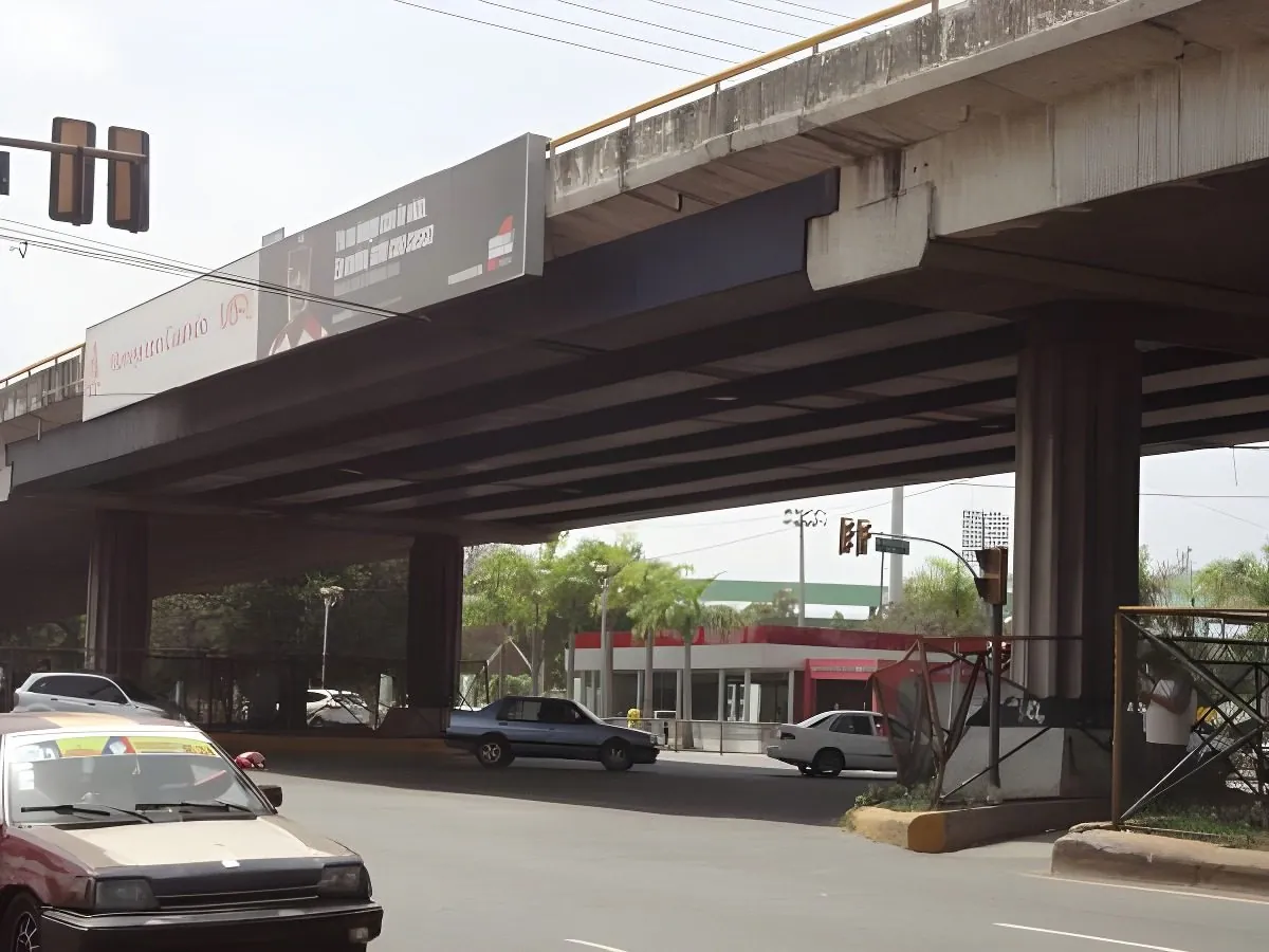 Puente Elevado Av J F Kennedy Ortega Y Gasset