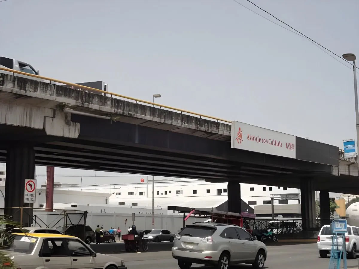 Puente Elevado Av. J.F. Kennedy — Tiradentes