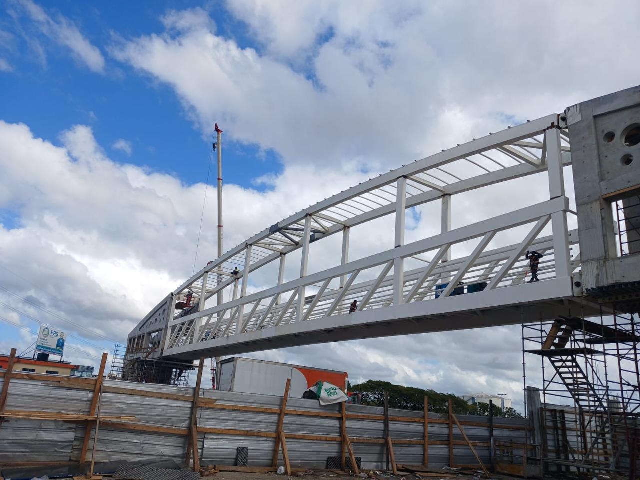 Puente Peatonal km 9 — Autopista Duarte