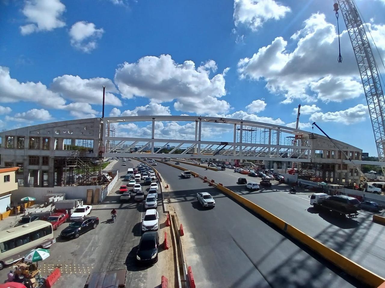 Puente Peatonal km 9 — Autopista Duarte